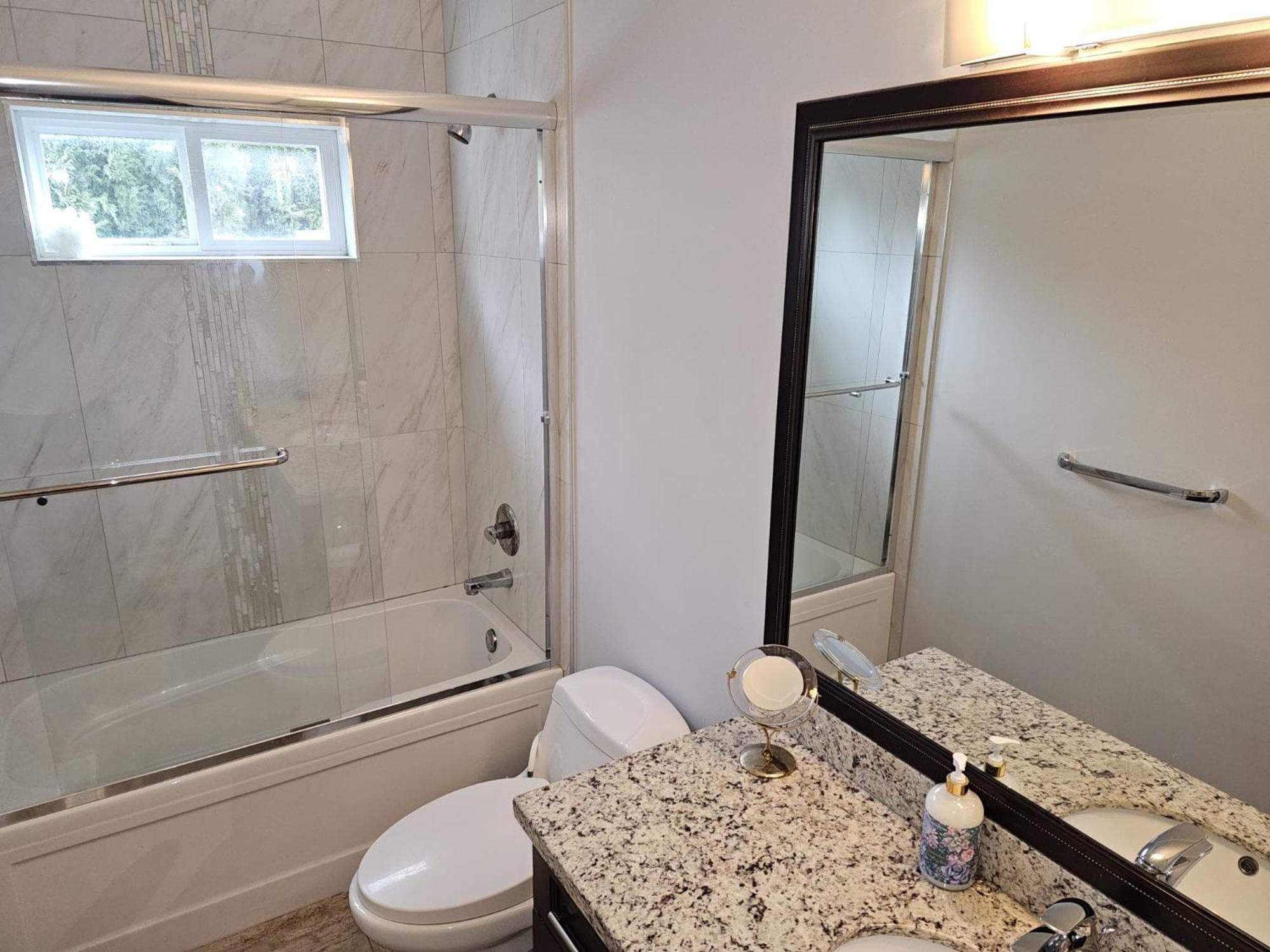 Oscar Inn & 2Bd Family Suite Or Private Room Abbotsford Exterior photo